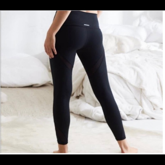 AERIE 7/8 BLACK LEGGINGS SMALL MESH DETAILS - Picture 3 of 4